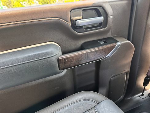 Used 2022 GMC Sierra 3500 Denali AWD/4WD image 37