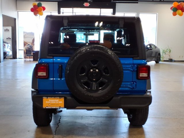 Used 2025 Jeep Wrangler Sport AWD/4WD image 7