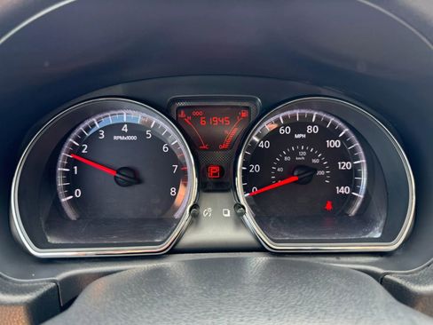 Used 2012 Nissan Versa SV FWD image 26