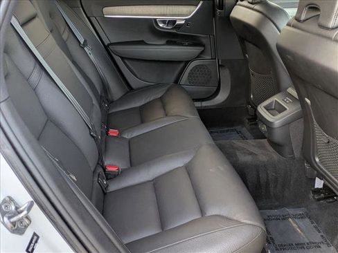 Used 2021 Volvo V90 T6 Cross Country w/ Climate Package image 20