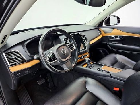 Used 2021 Volvo XC90 T6 Momentum w/ Advanced Package AWD/4WD image 16