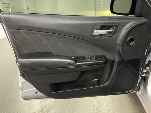 Used 2021 Dodge Charger SXT w/ Blacktop Package image 89