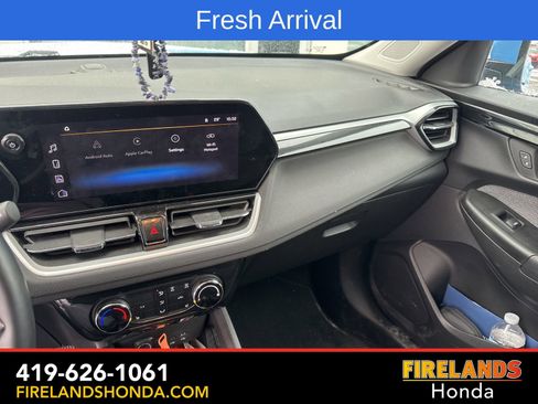 Used 2024 Chevrolet TrailBlazer LT w/ LT Cold Weather Package image 23