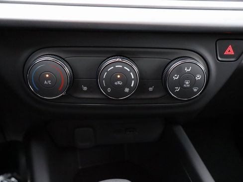 New 2026 Chevrolet Trax LS w/ LS Convenience Package image 12