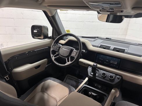 Used 2024 Land Rover Defender 110 X-Dynamic SE AWD/4WD image 34