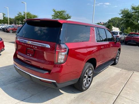Used 2021 Chevrolet Suburban LT AWD/4WD image 3