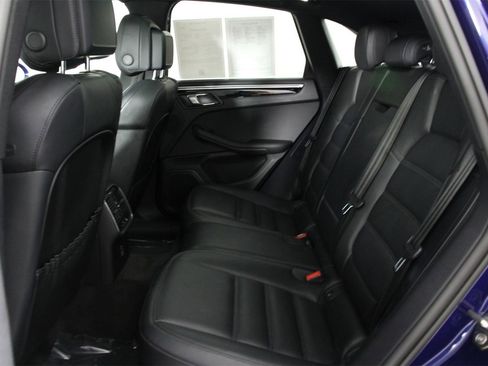 Used 2023 Porsche Macan image 33