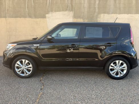 Used 2014 Kia Soul + FWD image 7
