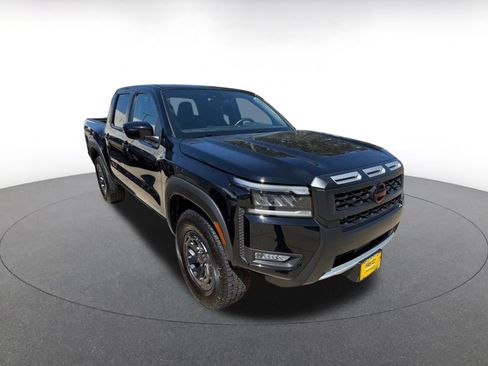 Used 2026 Nissan Frontier PRO-4X AWD/4WD image 2