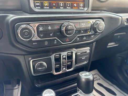 Used 2022 Jeep Wrangler Unlimited Sport AWD/4WD image 23