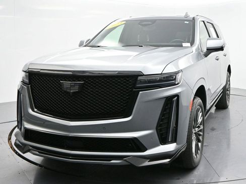 Used 2023 Cadillac Escalade V image 3
