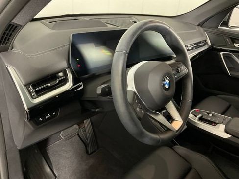 Used 2025 BMW X2 xDrive28i AWD/4WD image 19