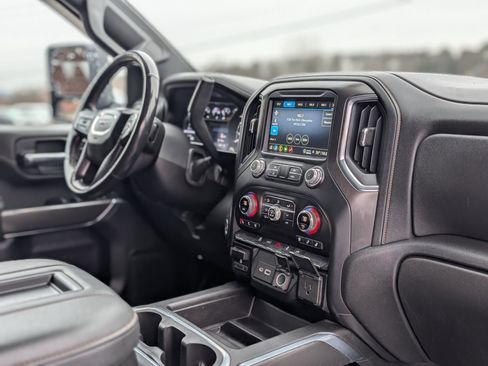 Used 2022 GMC Sierra 2500 AT4 w/ Snow Plow Prep/Camper Package image 48