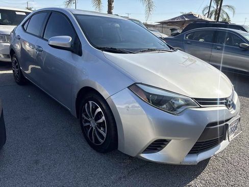 Used 2016 Toyota Corolla LE FWD image 4