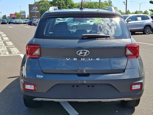 Certified 2024 Hyundai Venue SEL FWD image 5
