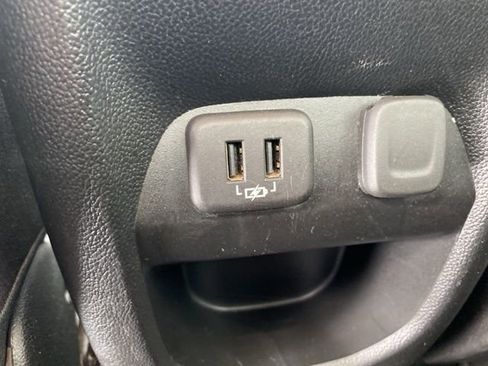 Used 2021 Chevrolet Colorado LT image 27