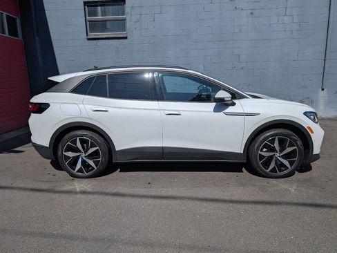 Used 2023 Volkswagen ID.4 Pro S image 2