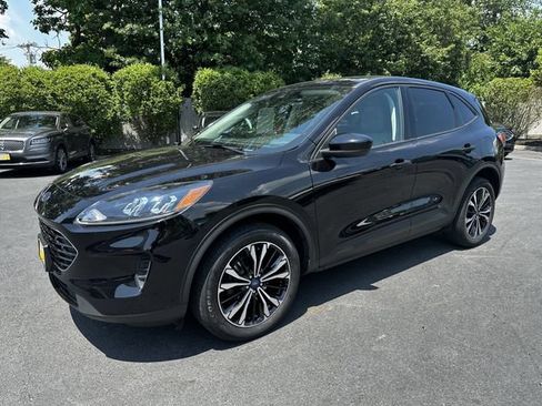 Certified 2022 Ford Escape SE w/ SE Sport Appearance Package AWD/4WD image 9