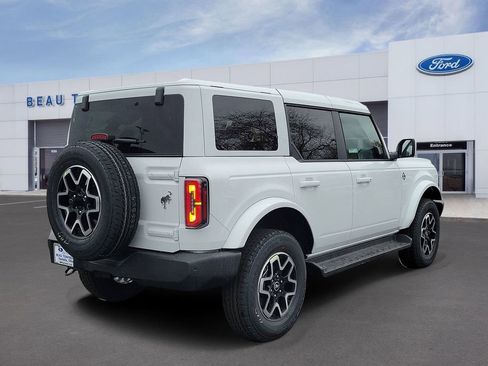 New 2025 Ford Bronco Outer Banks image 4