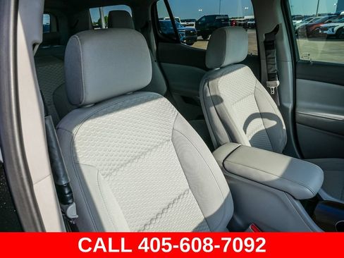 Used 2019 GMC Acadia SLE FWD image 16