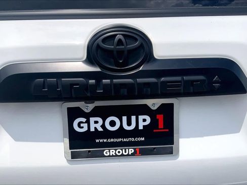 Used 2024 Toyota 4Runner TRD Off-Road Premium w/ Off Road Premium Plus Package AWD/4WD image 10