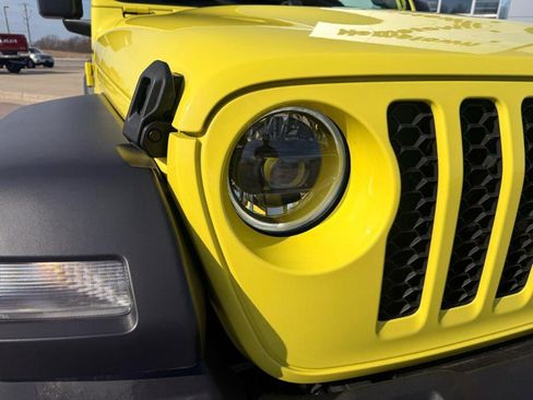 Used 2024 Jeep Wrangler Sport image 10
