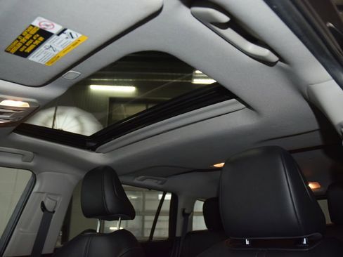 Used 2024 Toyota Highlander XLE image 47