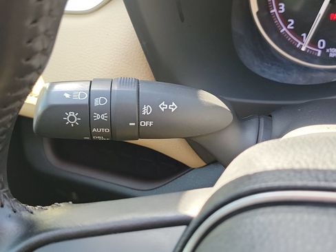 Used 2019 Toyota RAV4 Limited w/ Advanced Technology Package FWD image 11