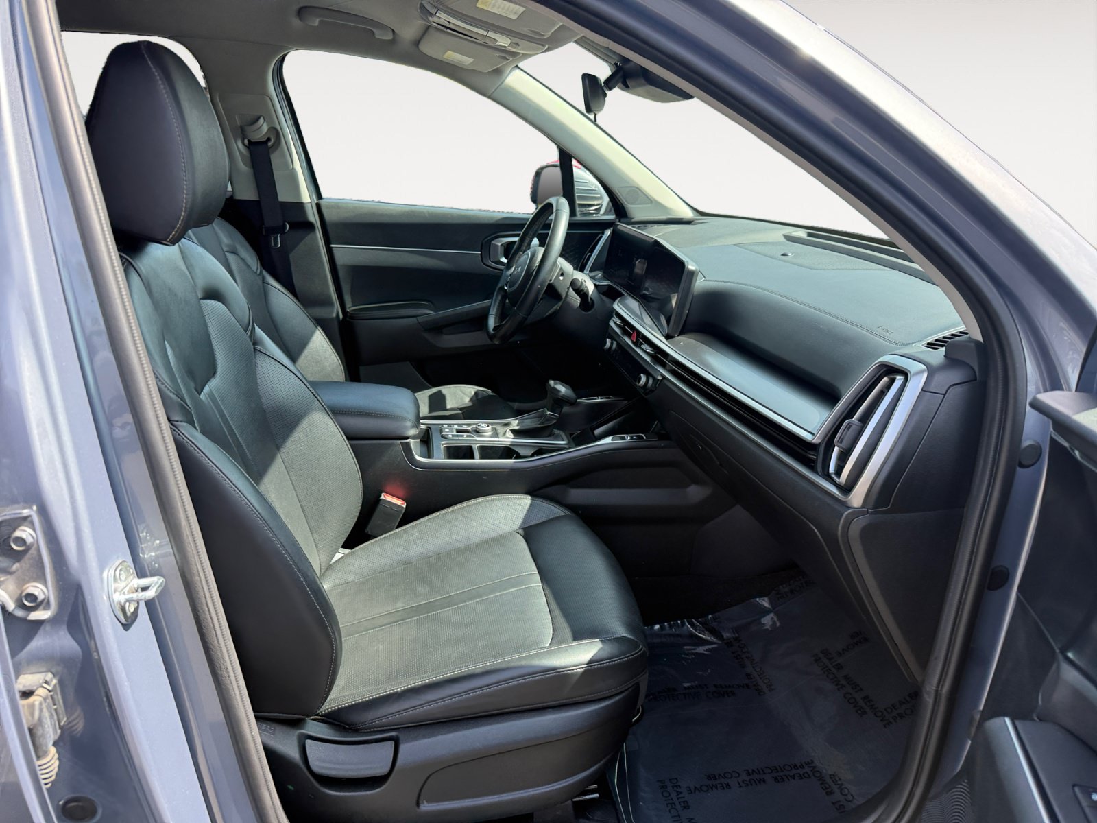 Used 2024 Kia Sorento S FWD image 19