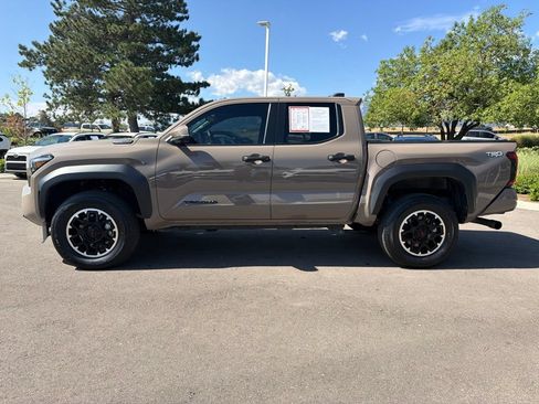 Used 2026 Toyota Tacoma TRD Off-Road w/ TRD Off Road Premium Package AWD/4WD image 5