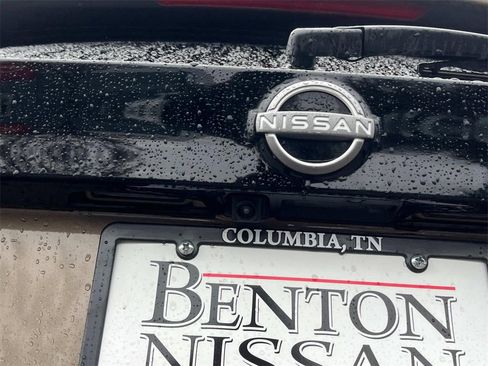 Certified 2025 Nissan Kicks SR image 17