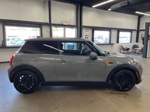 Used 2019 MINI Cooper 2-Door Hardtop FWD image 21