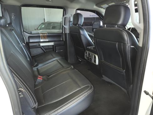 Used 2018 Ford F150 Lariat w/ Equipment Group 502A Luxury AWD/4WD image 29