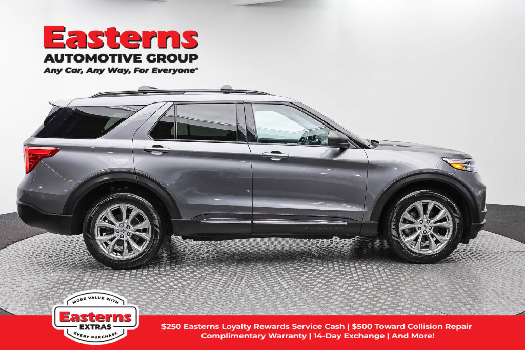 Used 2023 Ford Explorer XLT w/ Equipment Group 202A AWD/4WD image 5