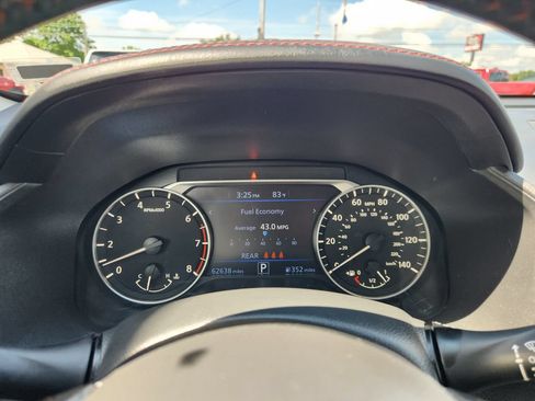 Used 2024 Nissan Altima 2.5 SR FWD image 26