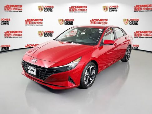 Certified 2023 Hyundai Elantra SEL w/ Convenience Package image 13