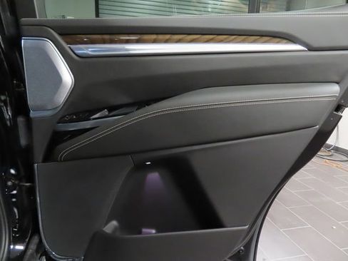 Certified 2025 Cadillac Escalade Sport Platinum w/ LPO, Floor Liner Package image 13