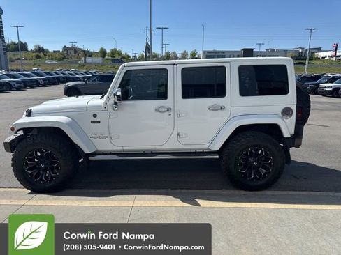Used 2016 Jeep Wrangler Unlimited Sahara AWD/4WD image 4