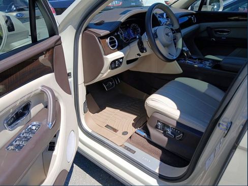 Used 2020 Bentley Bentayga AWD/4WD image 5