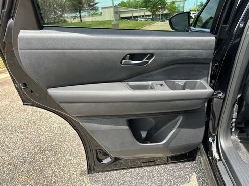 New 2026 Nissan Pathfinder SV w/ SV Premium Package FWD image 21