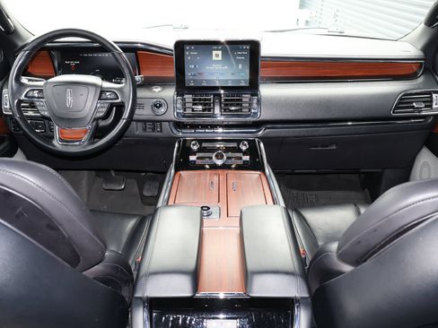 Used 2021 Lincoln Navigator Reserve w/ Luxury Package AWD/4WD image 29