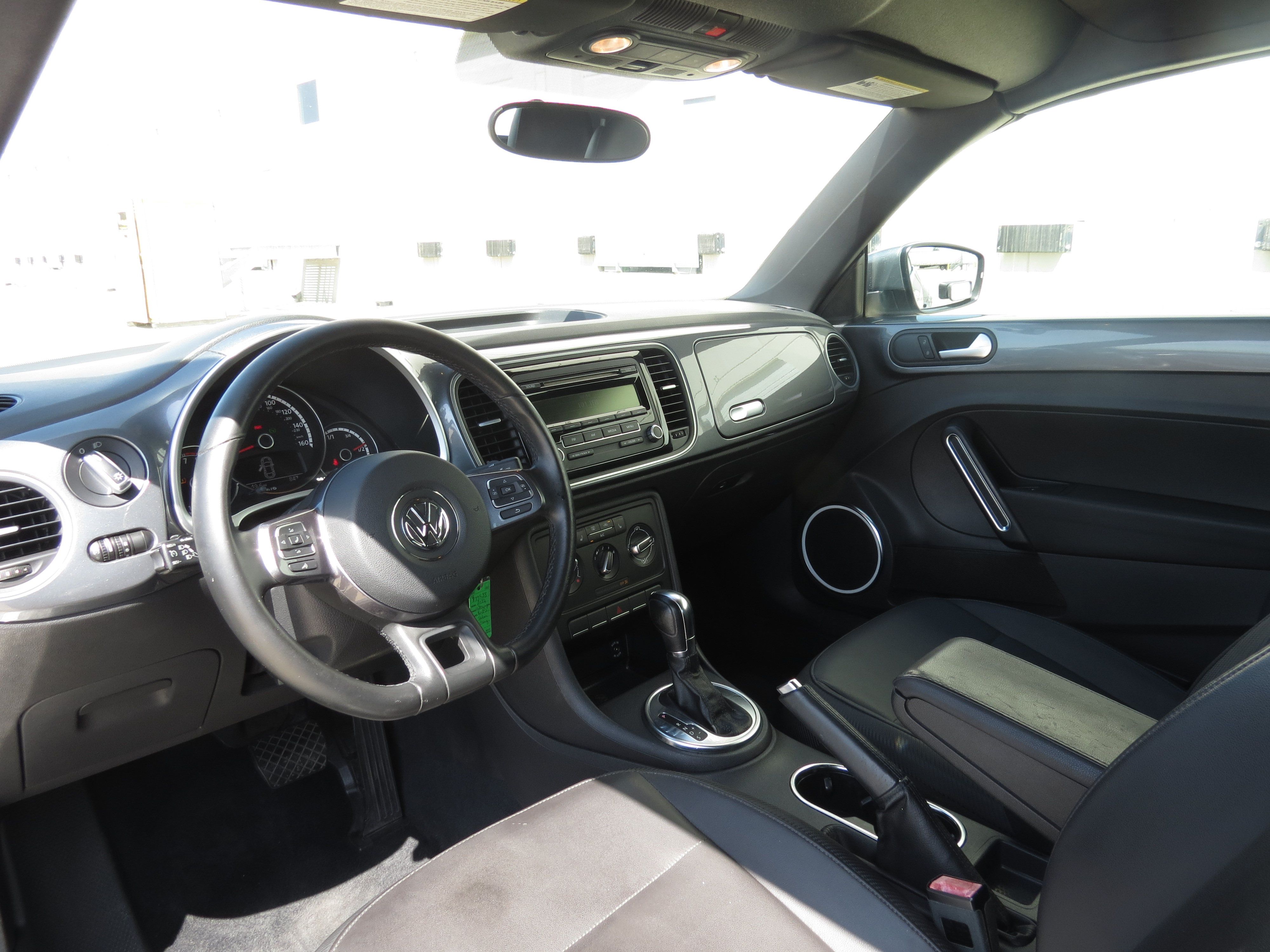 Used 2014 Volkswagen Beetle 1.8T FWD image 21