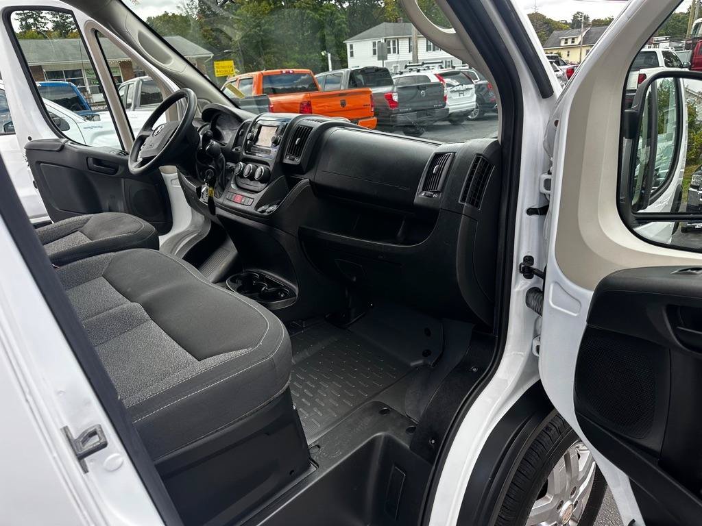 Used 2019 RAM ProMaster 2500 w/ Premium Appearance Group FWD image 8