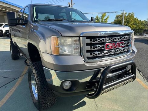 Used 2013 GMC Sierra 2500 SLE w/ SLE Preferred Package image 5