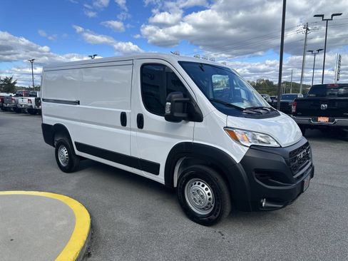 New 2025 RAM ProMaster 1500 w/ Convenience Group FWD image 5