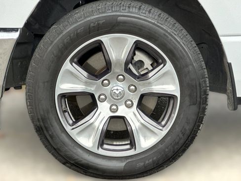 Used 2024 RAM 1500 Laramie image 11