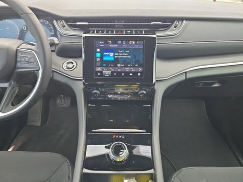 New 2026 Jeep Grand Cherokee L 2WD image 11