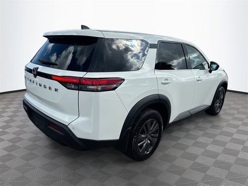 Used 2024 Nissan Pathfinder S image 6