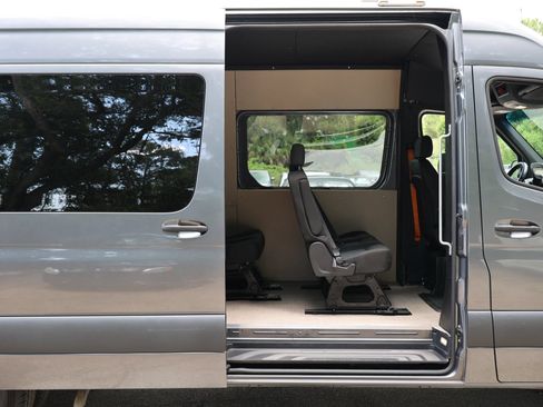 Used 2022 Mercedes-Benz Sprinter 4500 w/ Parking Package image 34