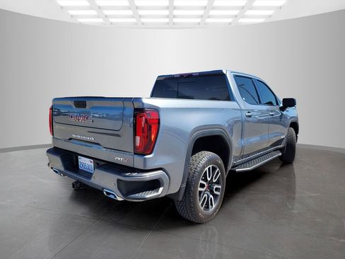Used 2021 GMC Sierra 1500 AT4 w/ Technology Package AWD/4WD image 4